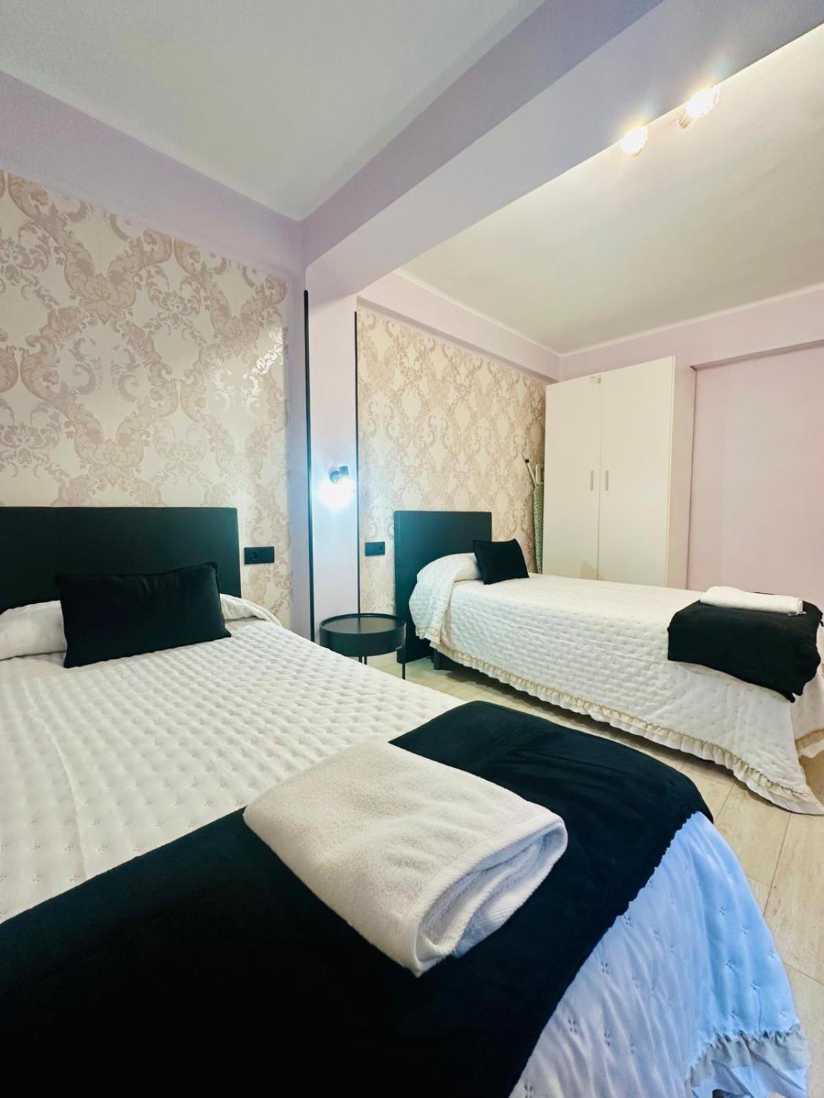 Imperium Apartamentos Centro Parking Gratis Mérida Exterior foto